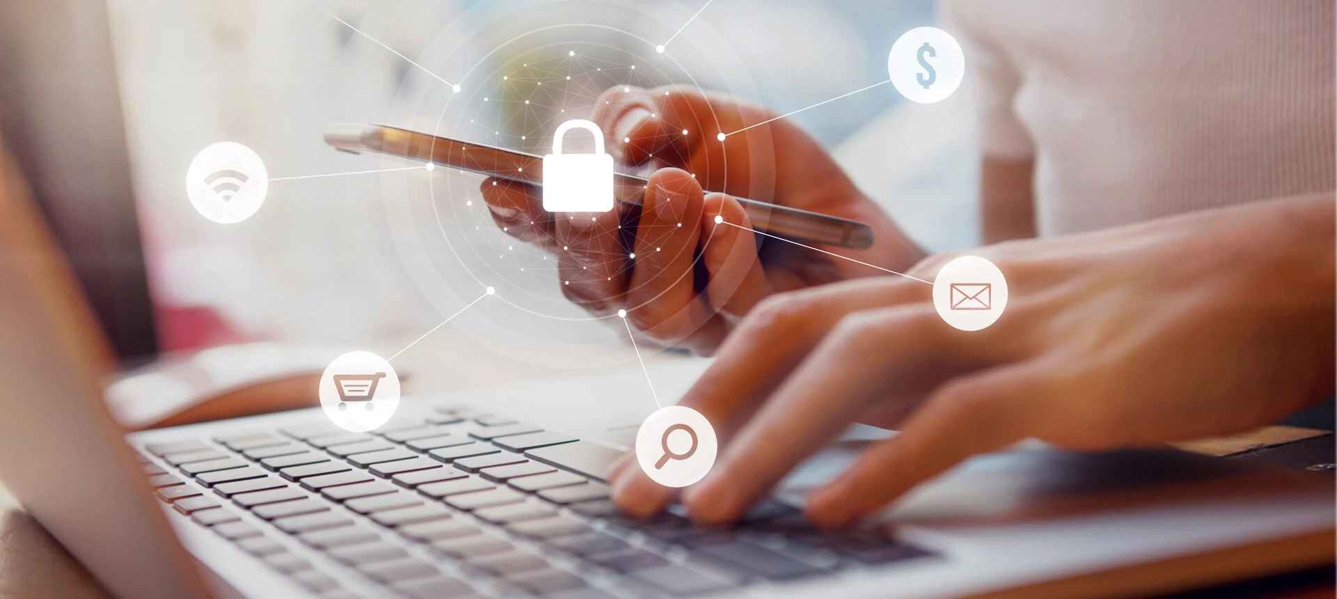 Main utilisant un ordinateur portable avec des icônes de sécurité et de protection des données sur le site d'IRIFIV